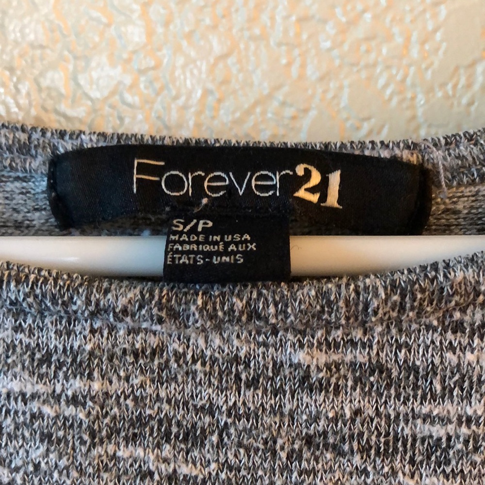 Forever 21 Gray Top - Picture 5 of 6